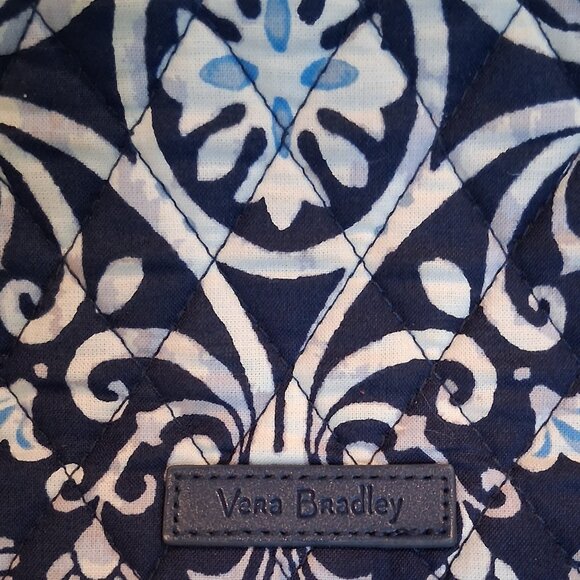 Vera Bradley Blush & Brush Makeup Case in Steel Blue Medallion - Picture 2 of 16